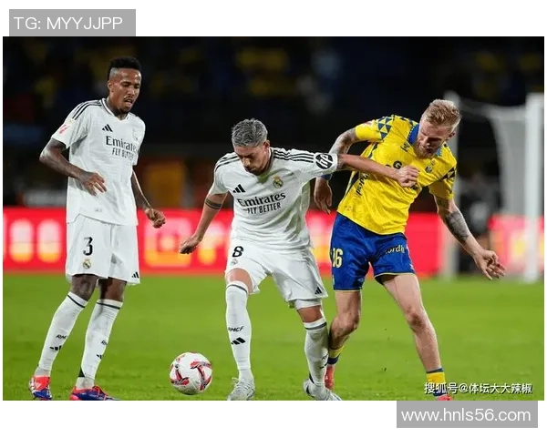 西甲激战皇马与曼联战成平局乌龙球引发争议与热议